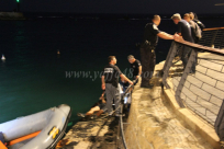 بالفيديو: منتصف الليلة - العثور على جثة غريق في ميناء يافا 